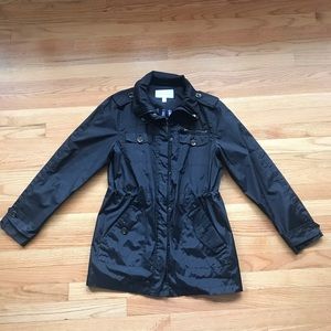 Black collared button trench